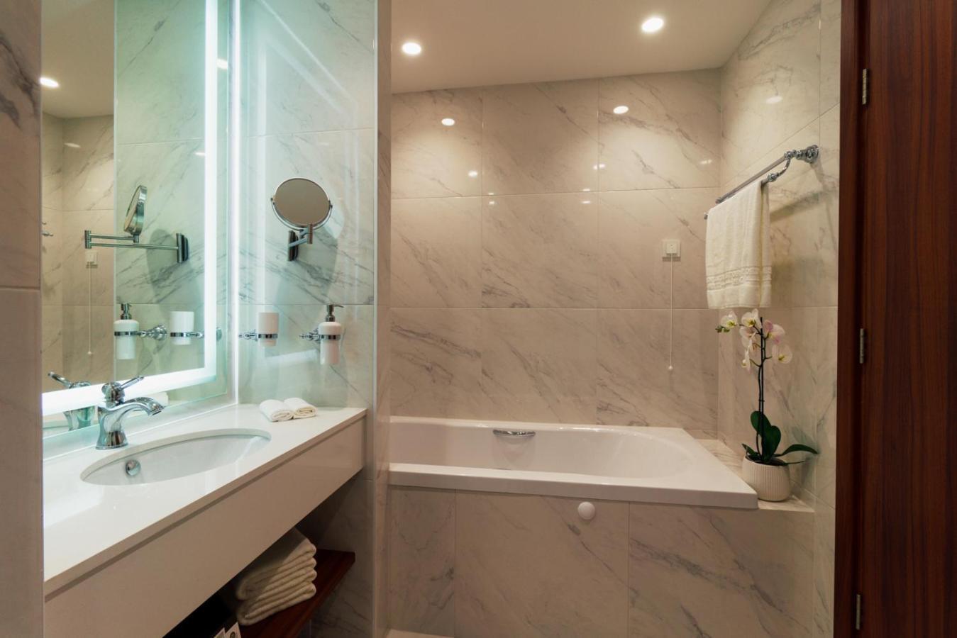 Double Family Room with Balcony and Park View and Free Access to AquaHouse Thermal & Beach