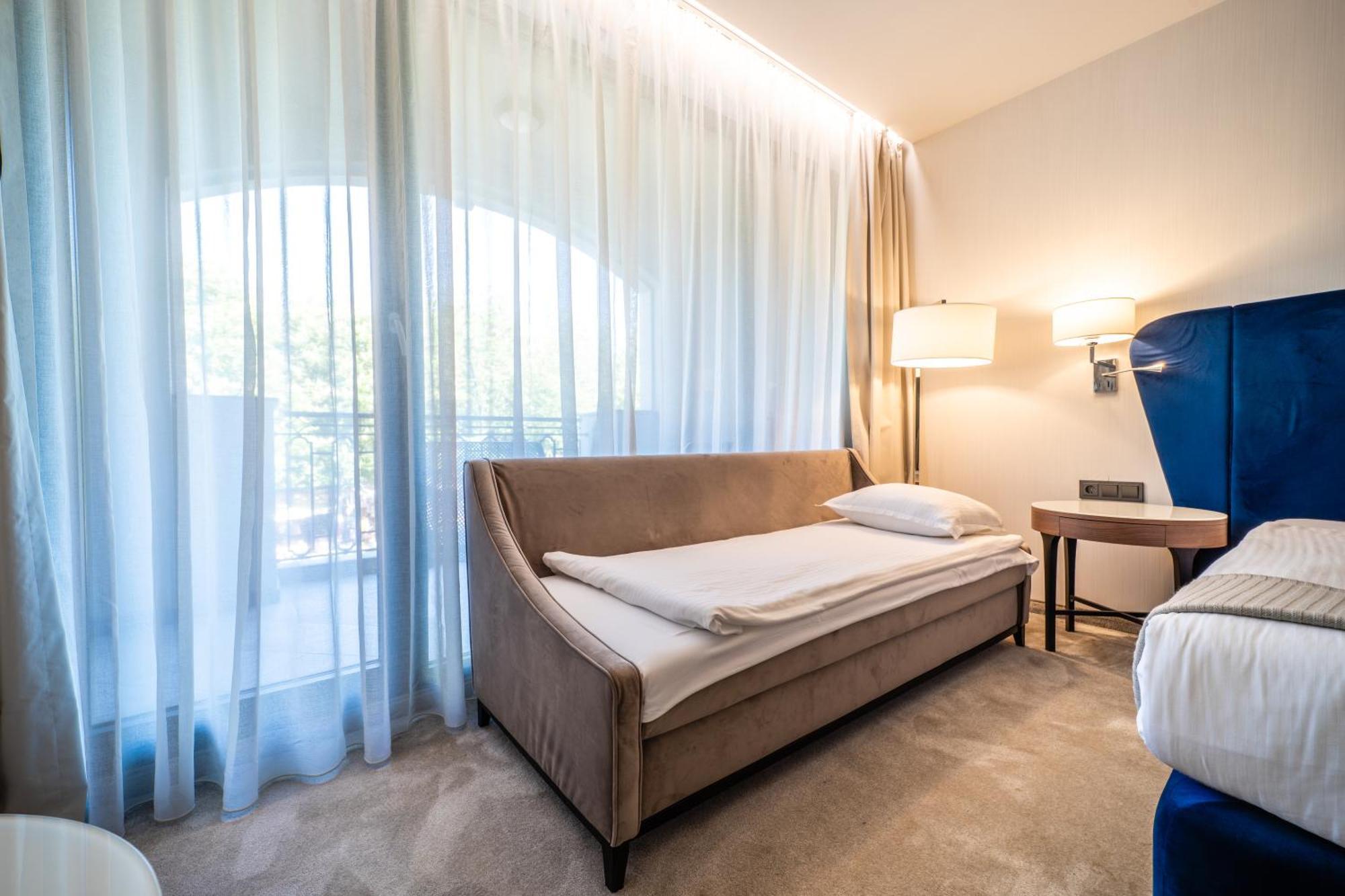 Double Room with Balcony and Sea View and Free Access to AquaHouse Thermal & Beach
